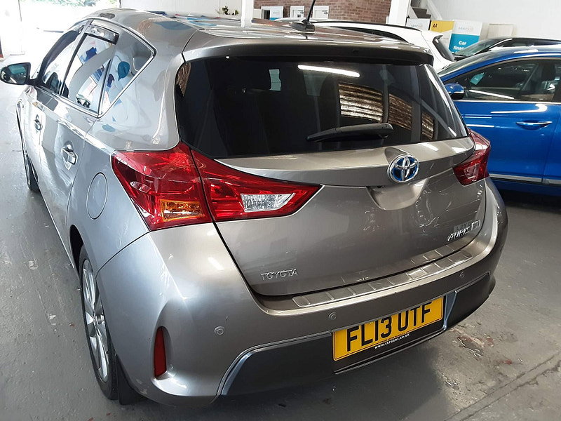Toyota Auris 1.8 VVT-h Excel CVT Euro 5 (s/s) 5dr 5dr Automatic 2026