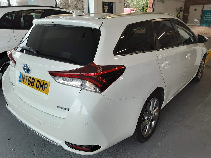 Toyota Auris 1.8 VVT-h Excel Touring Sports CVT Euro 6 (s/s) 5dr 5dr Automatic 2026