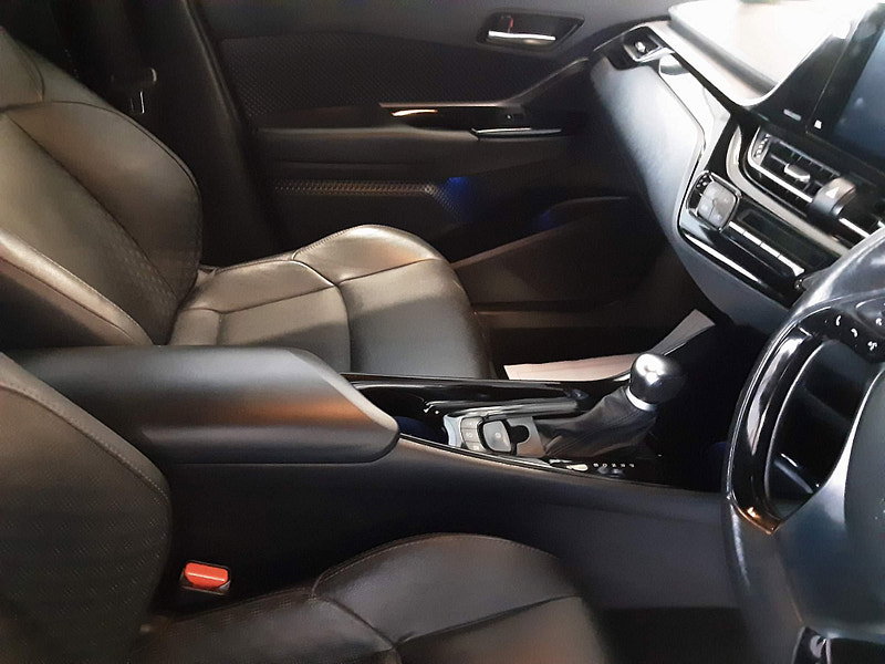 Toyota C-HR 1.8 VVT-h Dynamic CVT Euro 6 (s/s) 5dr 5dr Automatic 2026