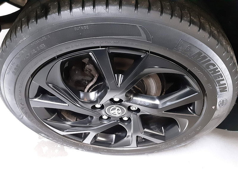 Toyota C-HR 1.8 VVT-h Dynamic CVT Euro 6 (s/s) 5dr 5dr Automatic 2026