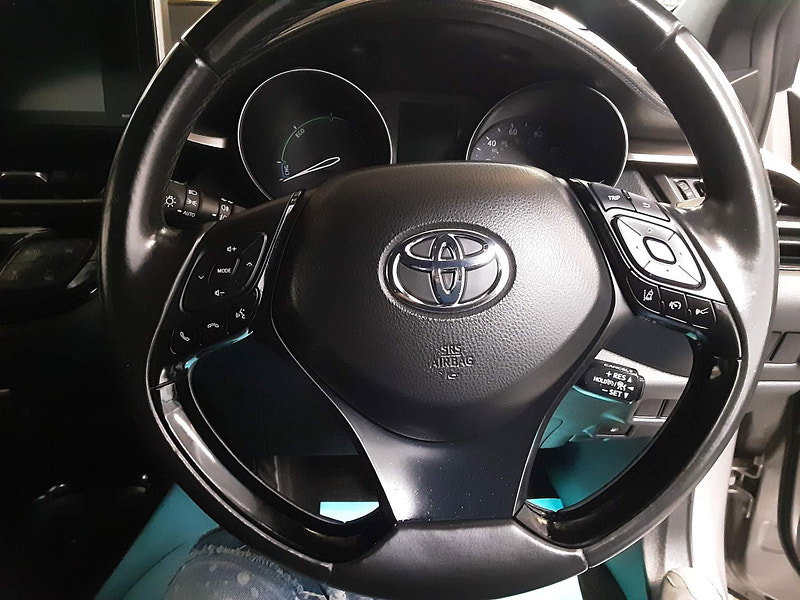 Toyota C-HR 1.8 VVT-h Dynamic CVT Euro 6 (s/s) 5dr 5dr Automatic 2026