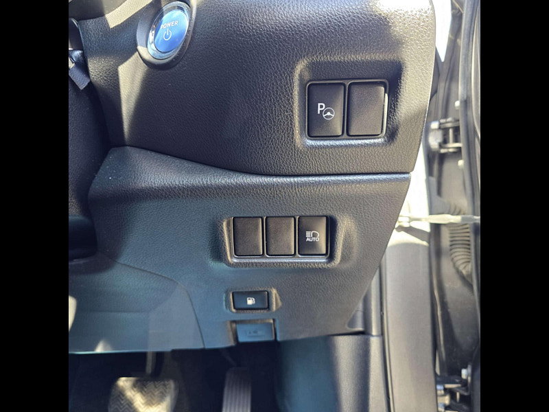 Toyota C-HR 1.8 C-HR-Dynamic HEV CVT 5dr 5dr Automatic 2026