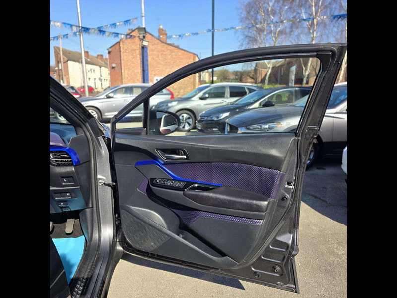 Toyota C-HR 1.8 C-HR-Dynamic HEV CVT 5dr 5dr Automatic 2026