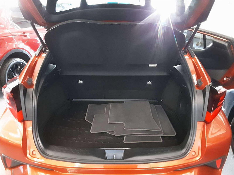 Toyota C-HR 2.0 VVT-h Orange Edition CVT Euro 6 (s/s) 5dr 5dr Automatic 2026