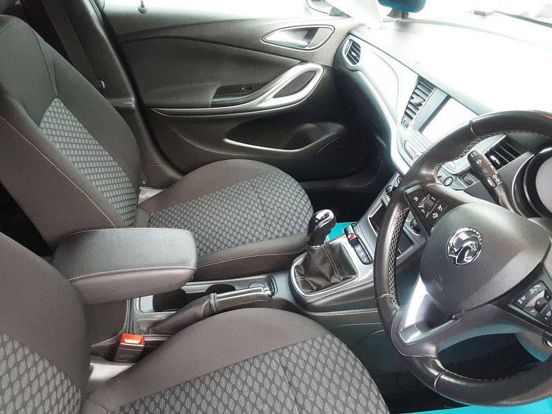 Vauxhall Astra 1.5 Astra Business Edition Nav TD 5dr 5dr Manual 2026