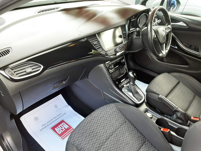 Vauxhall Astra 1.6 CDTi BlueInjection SRi Nav Sports Tourer Auto Euro 6 (s/s) 5dr 5dr Automatic 2026