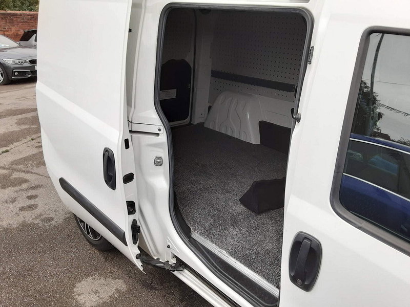 Vauxhall Combo 1.6 CDTi 2300 16v FWD L2 H1 (s/s) 3dr 3dr Manual 2026