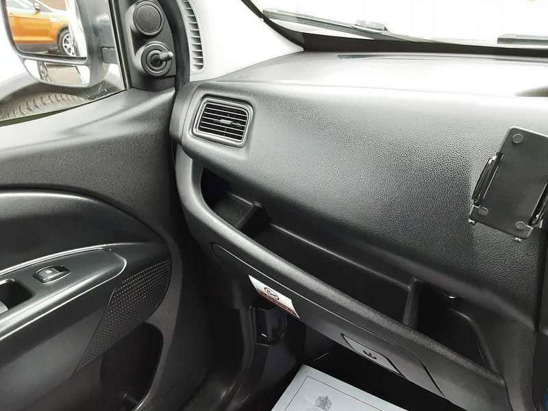 Vauxhall Combo 1.6 CDTi 2300 16v FWD L2 H1 (s/s) 3dr 3dr Manual 2026