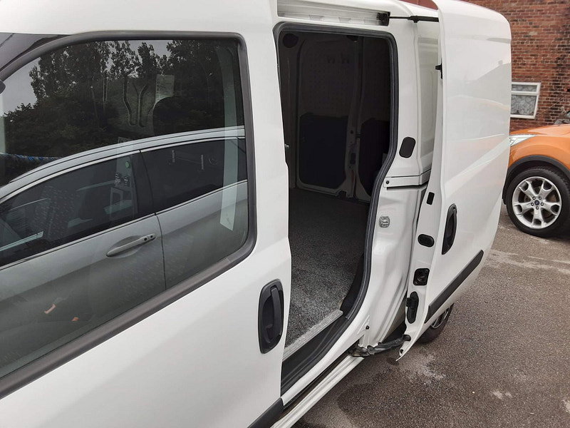 Vauxhall Combo 1.6 CDTi 2300 16v FWD L2 H1 (s/s) 3dr 3dr Manual 2026