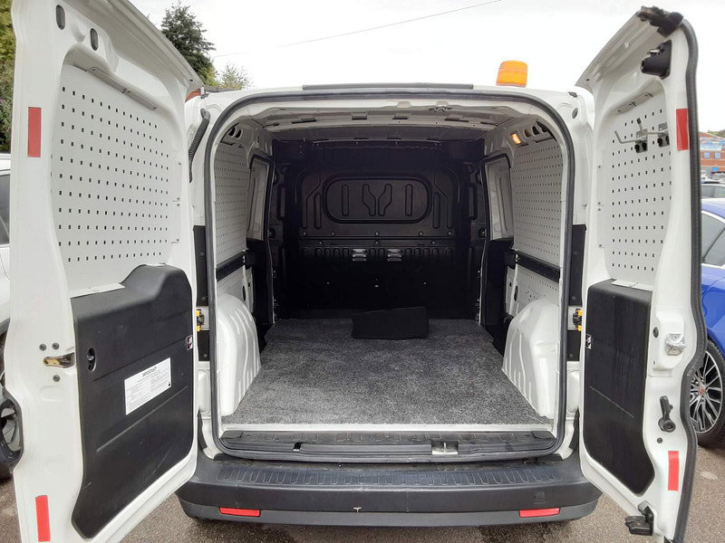 Vauxhall Combo 1.6 CDTi 2300 16v FWD L2 H1 (s/s) 3dr 3dr Manual 2026