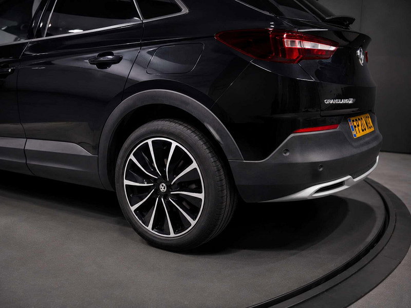 Vauxhall Grandland X 1.6 Grandland X Business Edition Nav Premium Hybrid4 Auto 4WD 5dr 5dr Automatic 2026