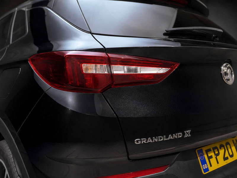 Vauxhall Grandland X 1.6 Grandland X Business Edition Nav Premium Hybrid4 Auto 4WD 5dr 5dr Automatic 2026