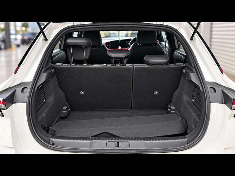 Vauxhall Mokka 1.5 Mokka SRi Premium TD 5dr 5dr Manual 2026