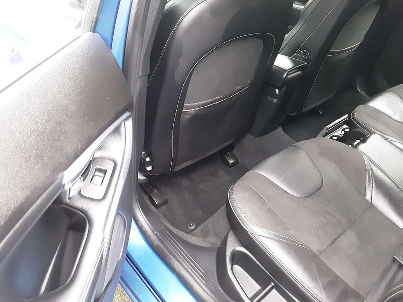 Volvo V40 1.5 V40 R-Design Nav+ T2 Auto 5dr 5dr Automatic 2026