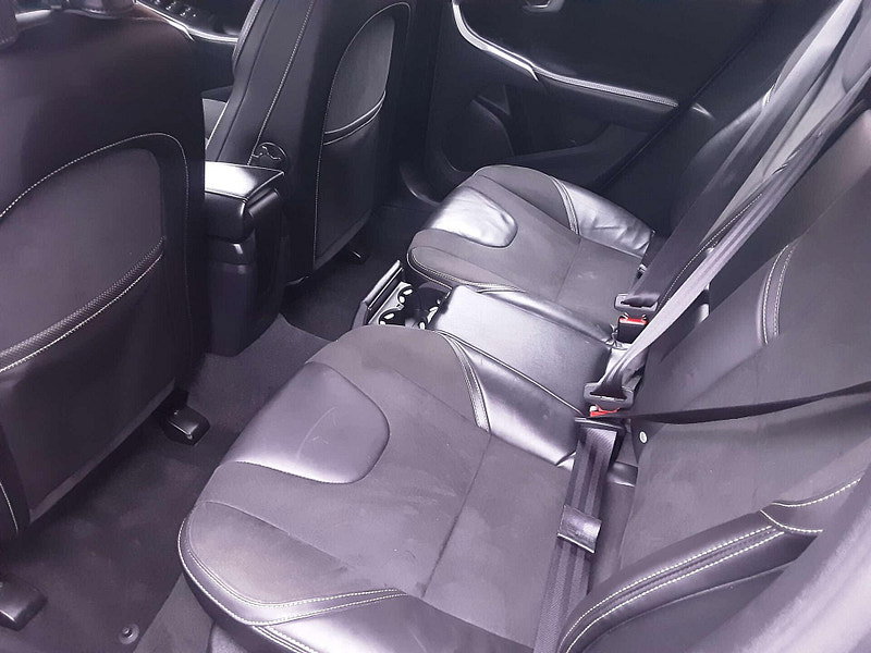 Volvo V40 1.5 V40 R-Design Nav+ T2 Auto 5dr 5dr Automatic 2026