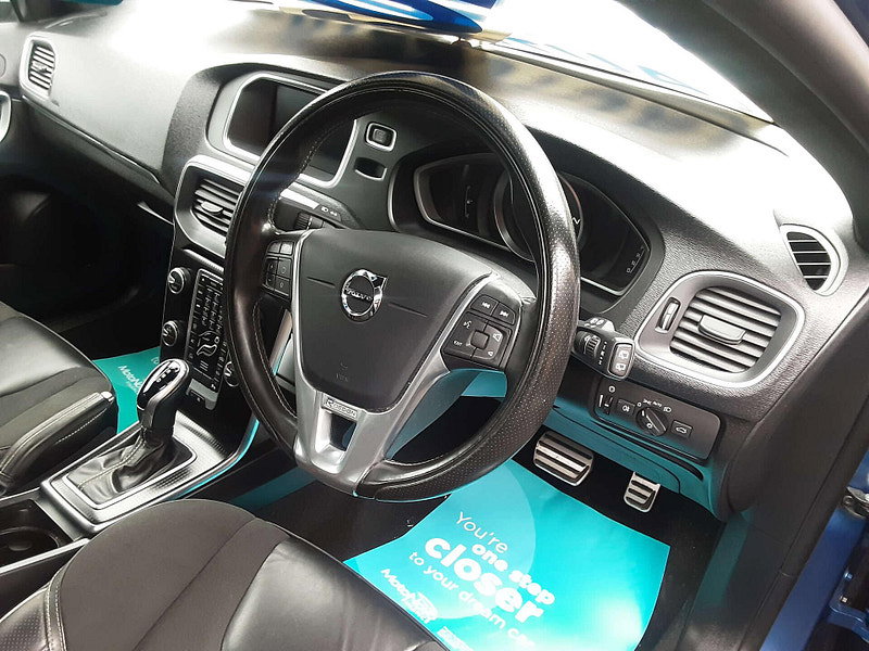 Volvo V40 1.5 V40 R-Design Nav+ T2 Auto 5dr 5dr Automatic 2026