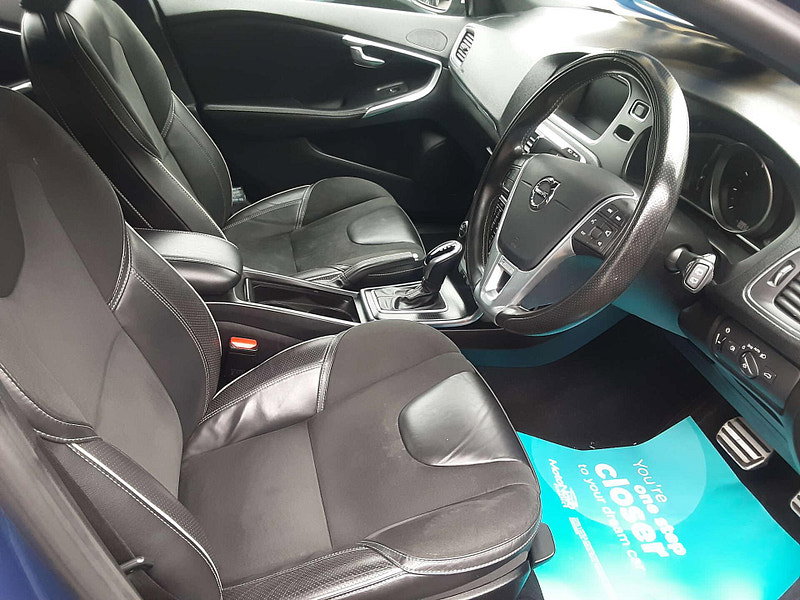 Volvo V40 1.5 V40 R-Design Nav+ T2 Auto 5dr 5dr Automatic 2026