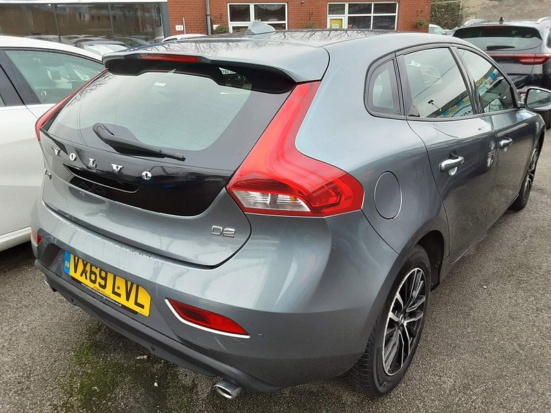 Volvo V40 2.0 D2 Momentum Edition Euro 6 (s/s) 5dr 5dr Manual 2026