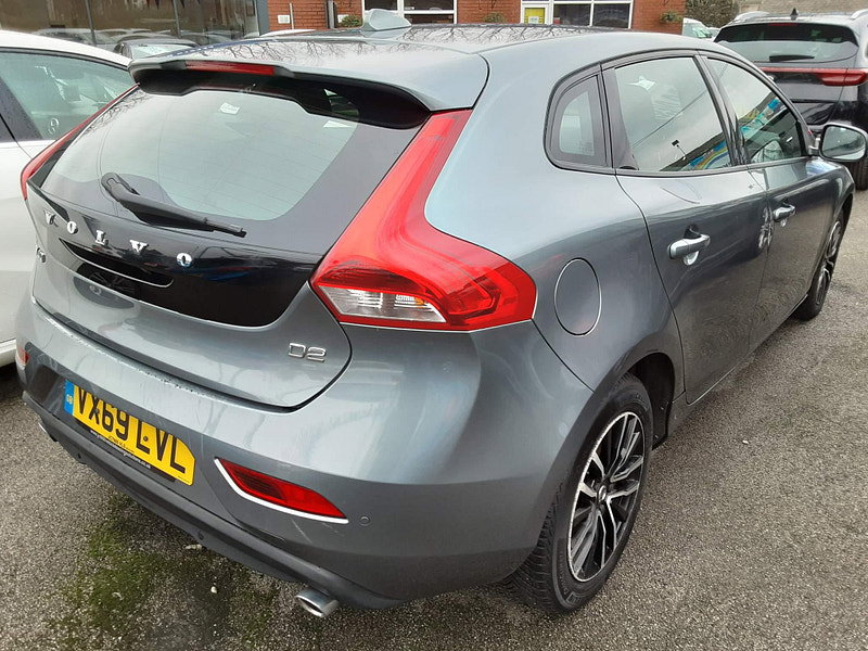 Volvo V40 2.0 D2 Momentum Edition Euro 6 (s/s) 5dr 5dr Manual 2026