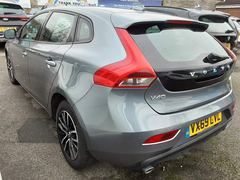 Volvo V40 2.0 D2 Momentum Edition Euro 6 (s/s) 5dr 5dr Manual 2026