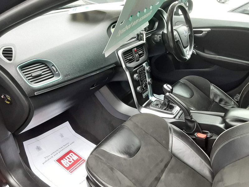 Volvo V40 2.0 D3 R-Design Nav Euro 6 (s/s) 5dr 5dr Manual 2026