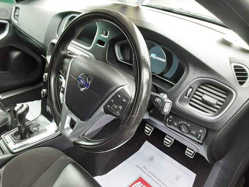 Volvo V40 2.0 D3 R-Design Nav Euro 6 (s/s) 5dr 5dr Manual 2026