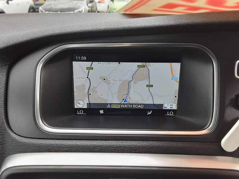 Volvo V40 2.0 D4 R-Design Nav Euro 6 (s/s) 5dr 5dr Manual 2026