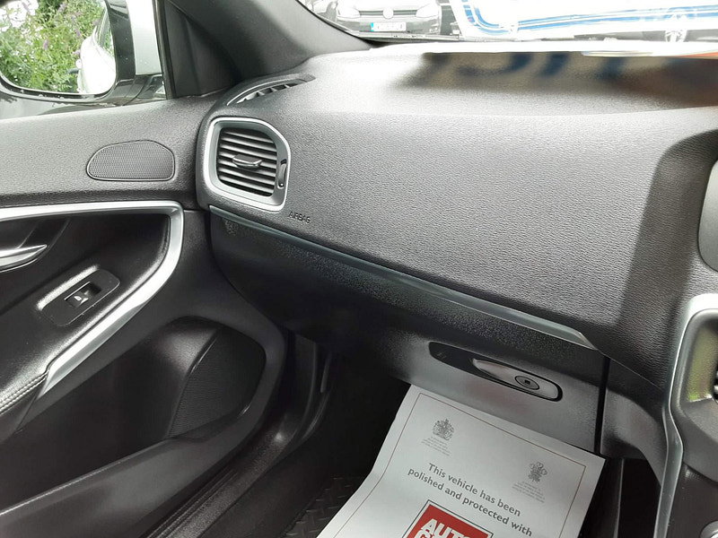 Volvo V40 2.0 D4 R-Design Nav Geartronic Euro 6 (s/s) 5dr 5dr Automatic 2026