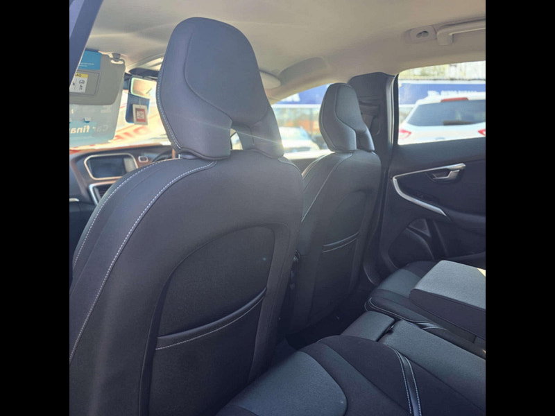 Volvo V40 2.0 V40 Momentum Nav+ D3 5dr 5dr Manual 2026