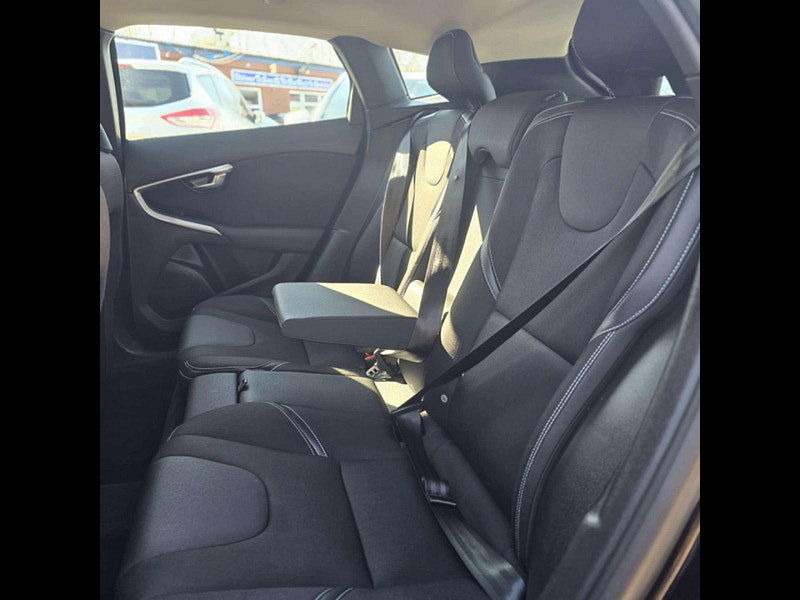 Volvo V40 2.0 V40 Momentum Nav+ D3 5dr 5dr Manual 2026