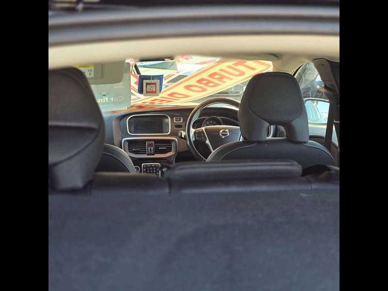 Volvo V40 2.0 V40 Momentum Nav+ D3 5dr 5dr Manual 2026