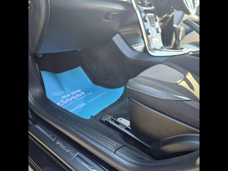 Volvo V40 2.0 V40 Momentum Nav+ D3 5dr 5dr Manual 2026