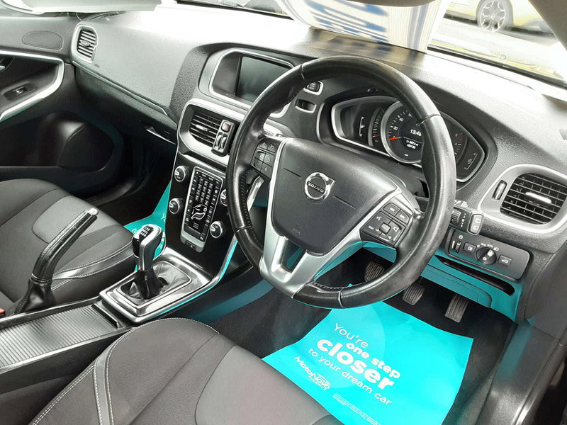 Volvo V40 2.0 V40 Momentum Nav+ D4 5dr 5dr Manual 2026