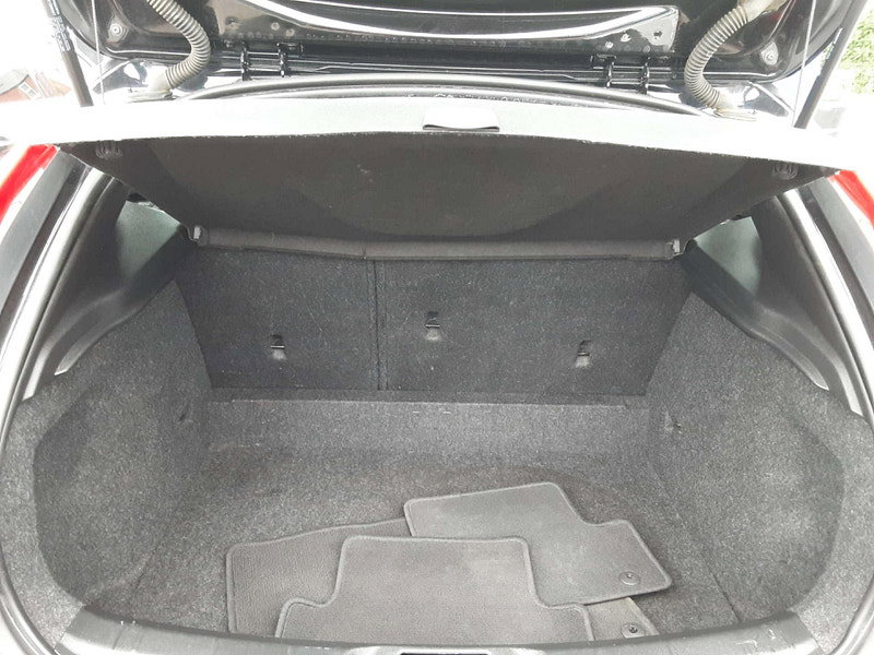 Volvo V40 2.0 V40 Momentum Nav+ D4 5dr 5dr Manual 2026