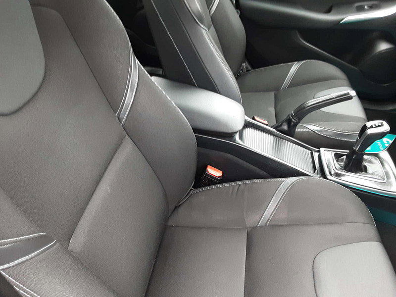 Volvo V40 2.0 V40 Momentum Nav+ D4 5dr 5dr Manual 2026