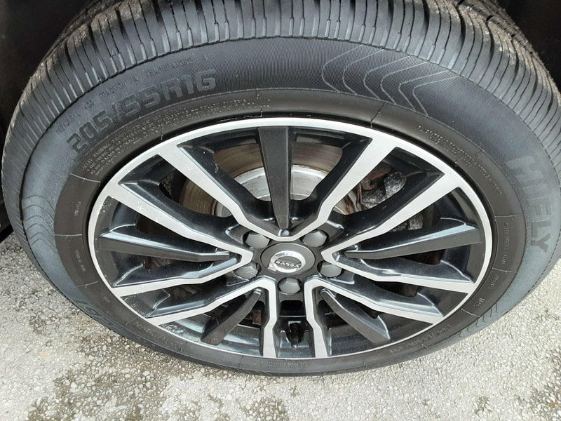 Volvo V40 2.0 V40 Momentum Nav+ D4 5dr 5dr Manual 2026