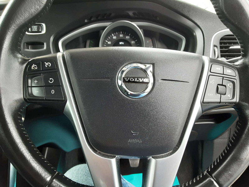 Volvo V40 2.0 V40 Momentum Nav+ D4 5dr 5dr Manual 2026
