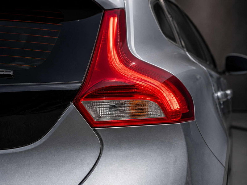 Volvo V40 2.0 V40 Momentum Edition D2 5dr 5dr Manual 2026