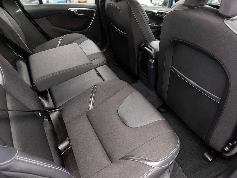 Volvo V40 2.0 V40 Momentum Edition D2 5dr 5dr Manual 2026