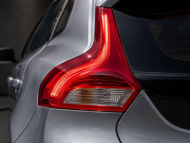Volvo V40 2.0 V40 Momentum Edition D2 5dr 5dr Manual 2026