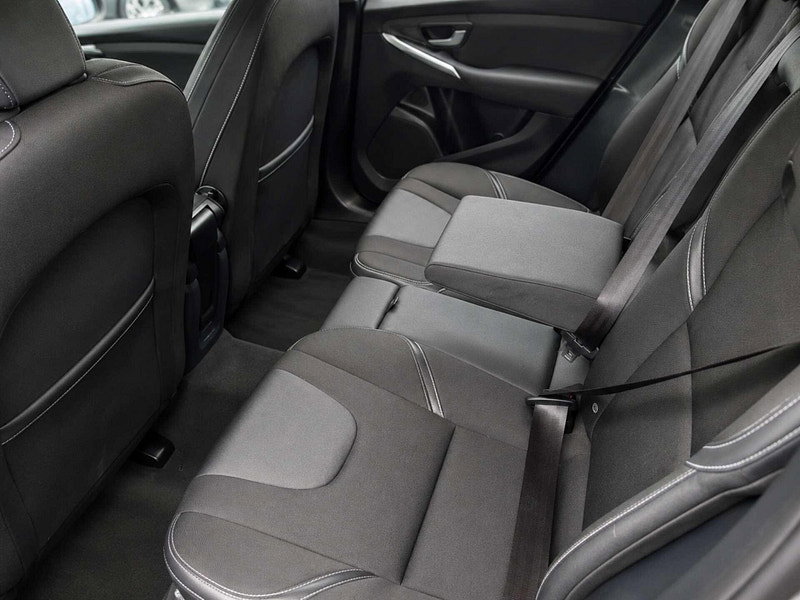 Volvo V40 2.0 V40 Momentum Edition D2 5dr 5dr Manual 2026