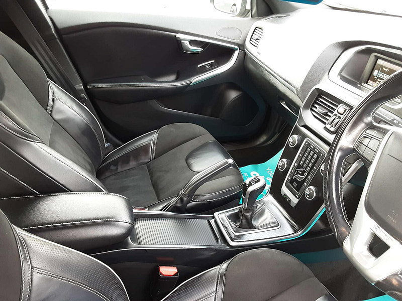 Volvo V40 2.0 V40 R-Design T2 5dr 5dr Manual 2026
