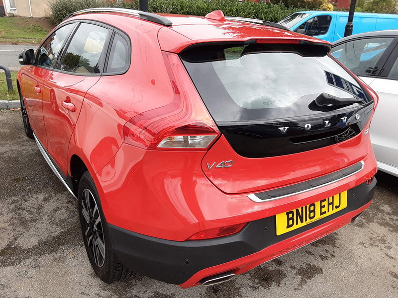 Volvo V40 Cross Country 2.0 D2 Nav Plus Euro 6 (s/s) 5dr 5dr Manual 2026