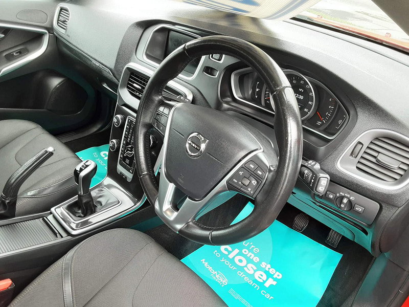 Volvo V40 Cross Country 2.0 D2 Nav Plus Euro 6 (s/s) 5dr 5dr Manual 2026