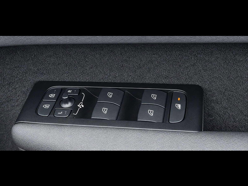 Volvo XC40 1.5 XC40 R-Design T4 Recharge Auto 5dr 5dr Automatic 2026