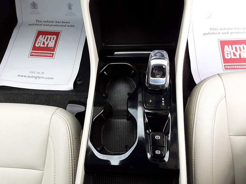 Volvo XC40 1.5h T5 Twin Engine Recharge 10.7kWh Inscription Auto Euro 6 (s/s) 5dr 5dr Automatic 2026