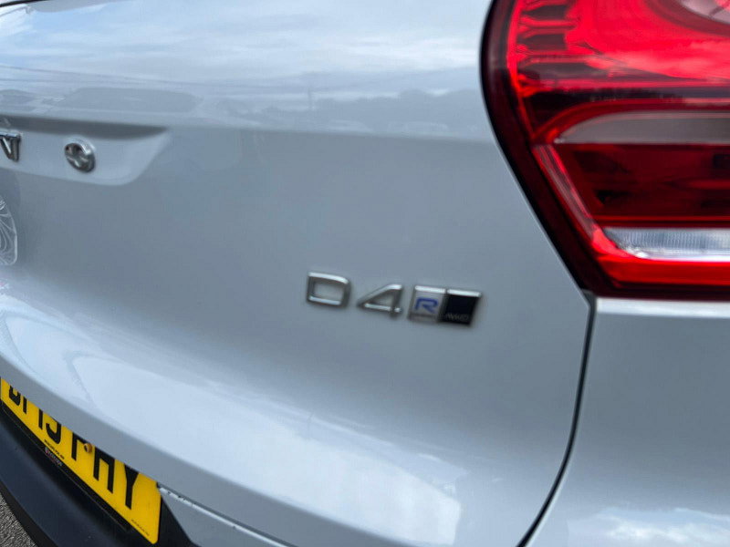 Volvo XC40 2.0 D4 R-Design Pro Auto AWD Euro 6 (s/s) 5dr 5dr Automatic 2026