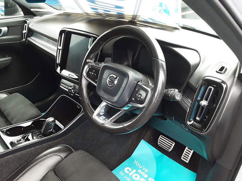 Volvo XC40 2.0 D4 R-Design Pro Auto AWD Euro 6 (s/s) 5dr 5dr Automatic 2026