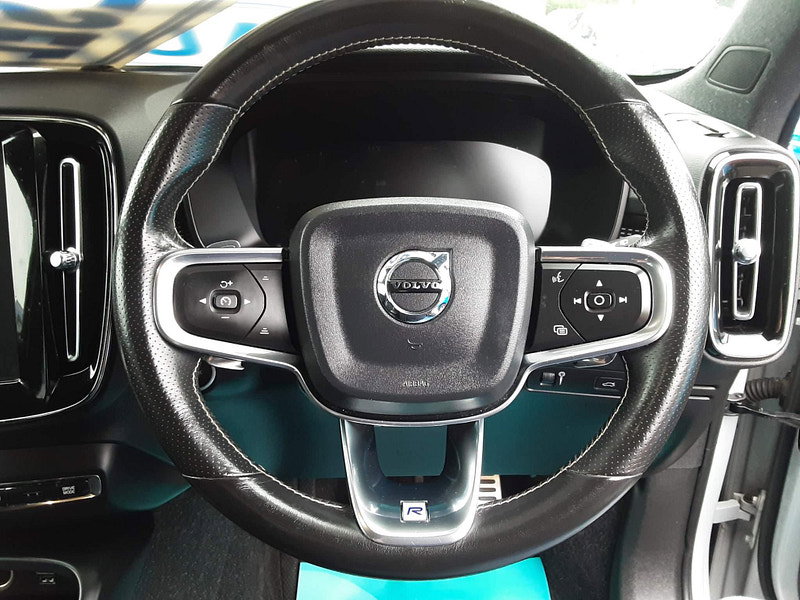 Volvo XC40 2.0 D4 R-Design Pro Auto AWD Euro 6 (s/s) 5dr 5dr Automatic 2026