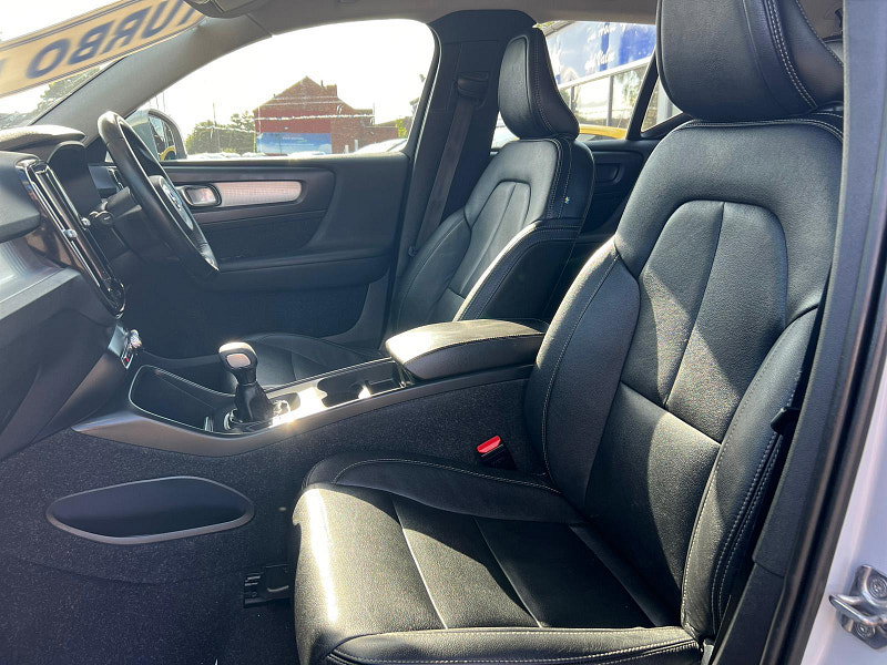 Volvo XC40 2.0 D3 Momentum Euro 6 (s/s) 5dr 5dr Manual 2026